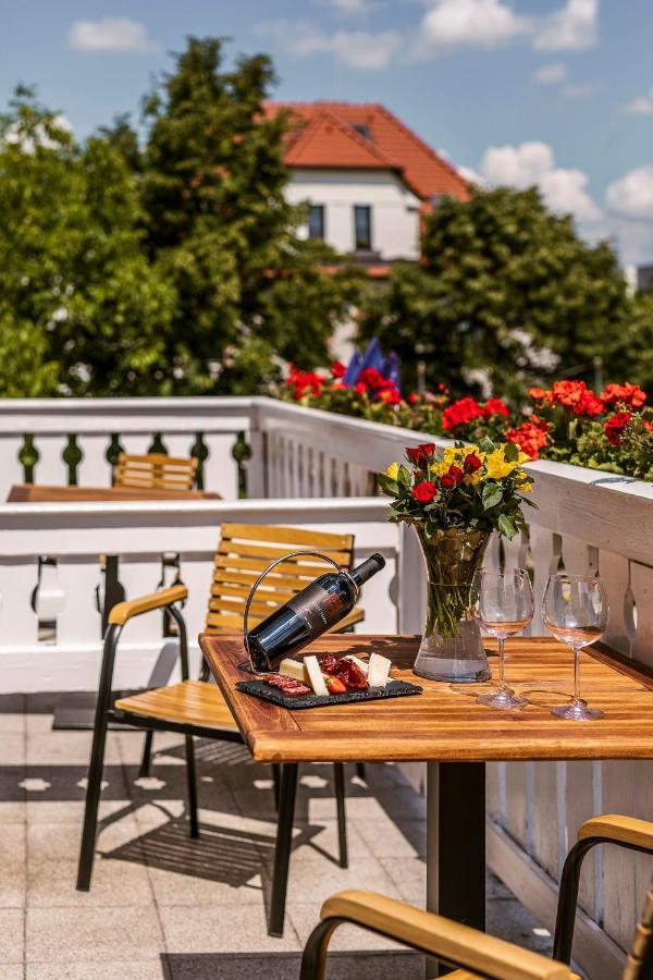Prague Hotel Carl Inn Restaurant & Free Parking Praga Exterior foto