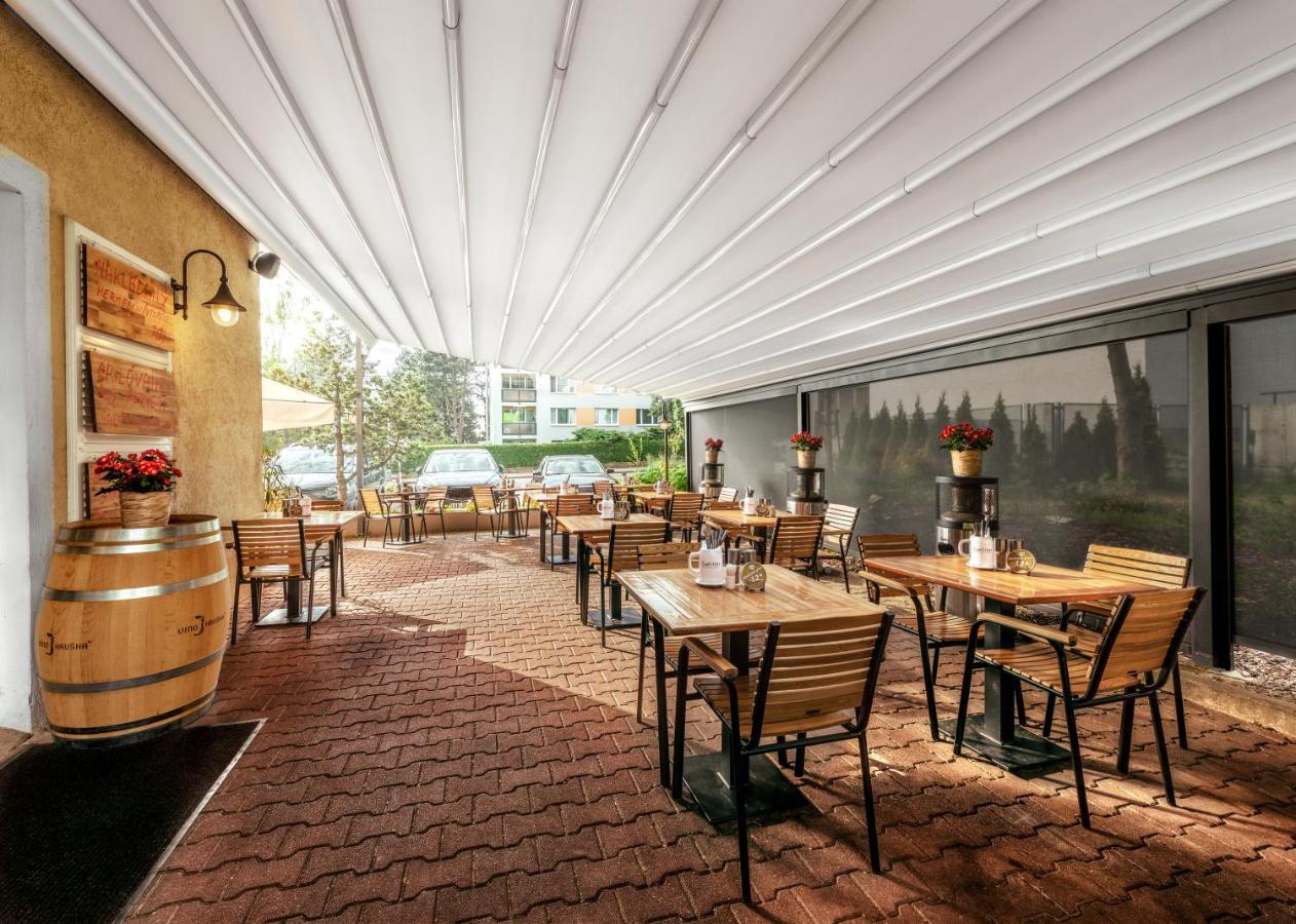 Prague Hotel Carl Inn Restaurant & Free Parking Praga Exterior foto